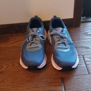 Size 8.5 W blue and pink sketches ultra go